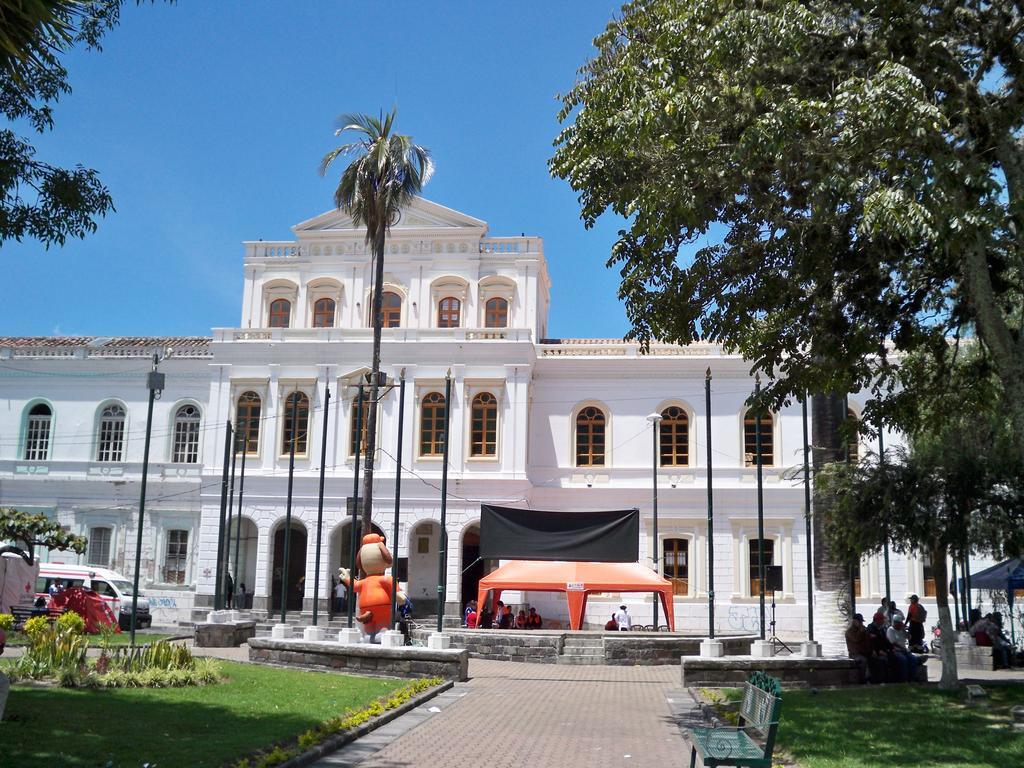 Las Garzas Alojamiento Hotel Ibarra Exterior photo