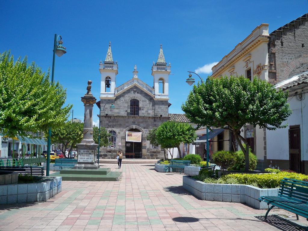 Las Garzas Alojamiento Hotel Ibarra Exterior photo